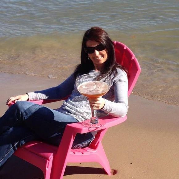 Meet your Posher, Larae - Picture 1 of 1